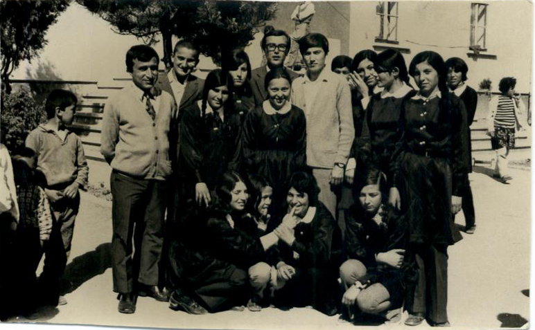 Ihsan, Oğuz ve Hüseyin ögretmenler, Nigar, Havva, Nese, Güzin, Hanife, Mahbube, Suheyla ve Ülker